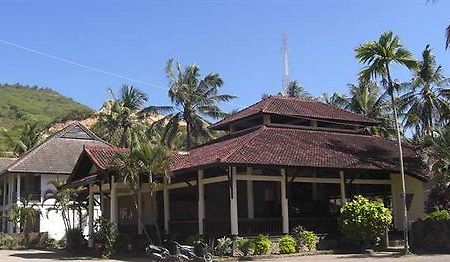 Kuta Indah Hotel Exterior foto
