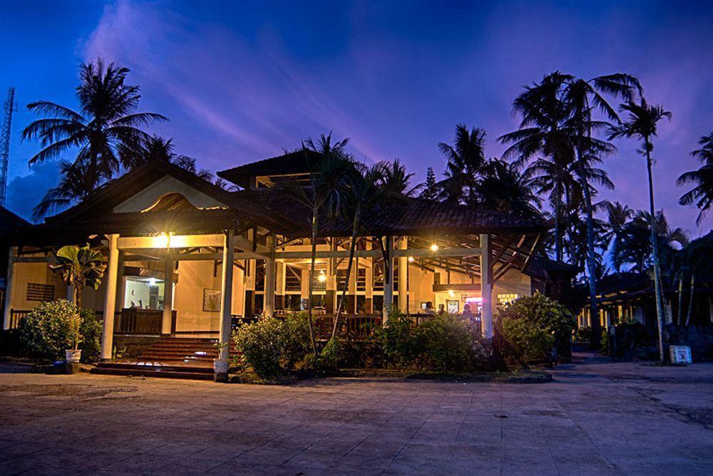 Kuta Indah Hotel Exterior foto
