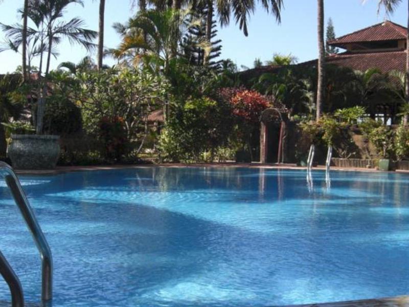Kuta Indah Hotel Exterior foto