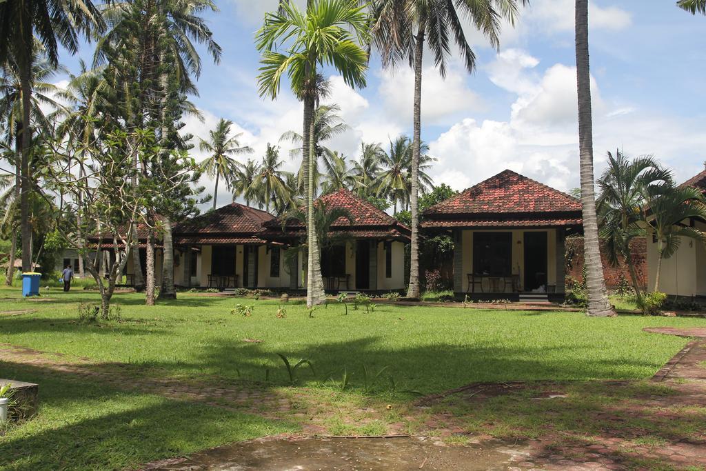 Kuta Indah Hotel Exterior foto