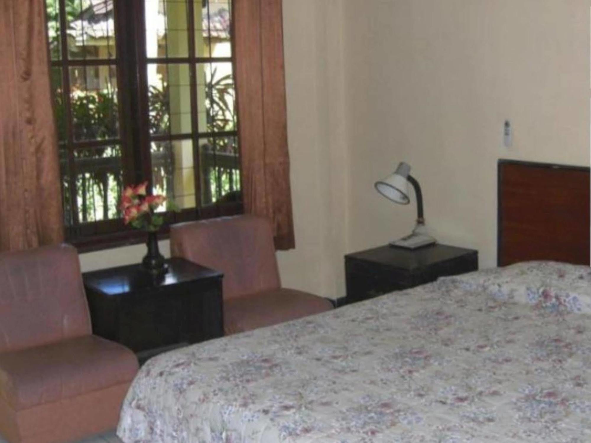 Kuta Indah Hotel Exterior foto