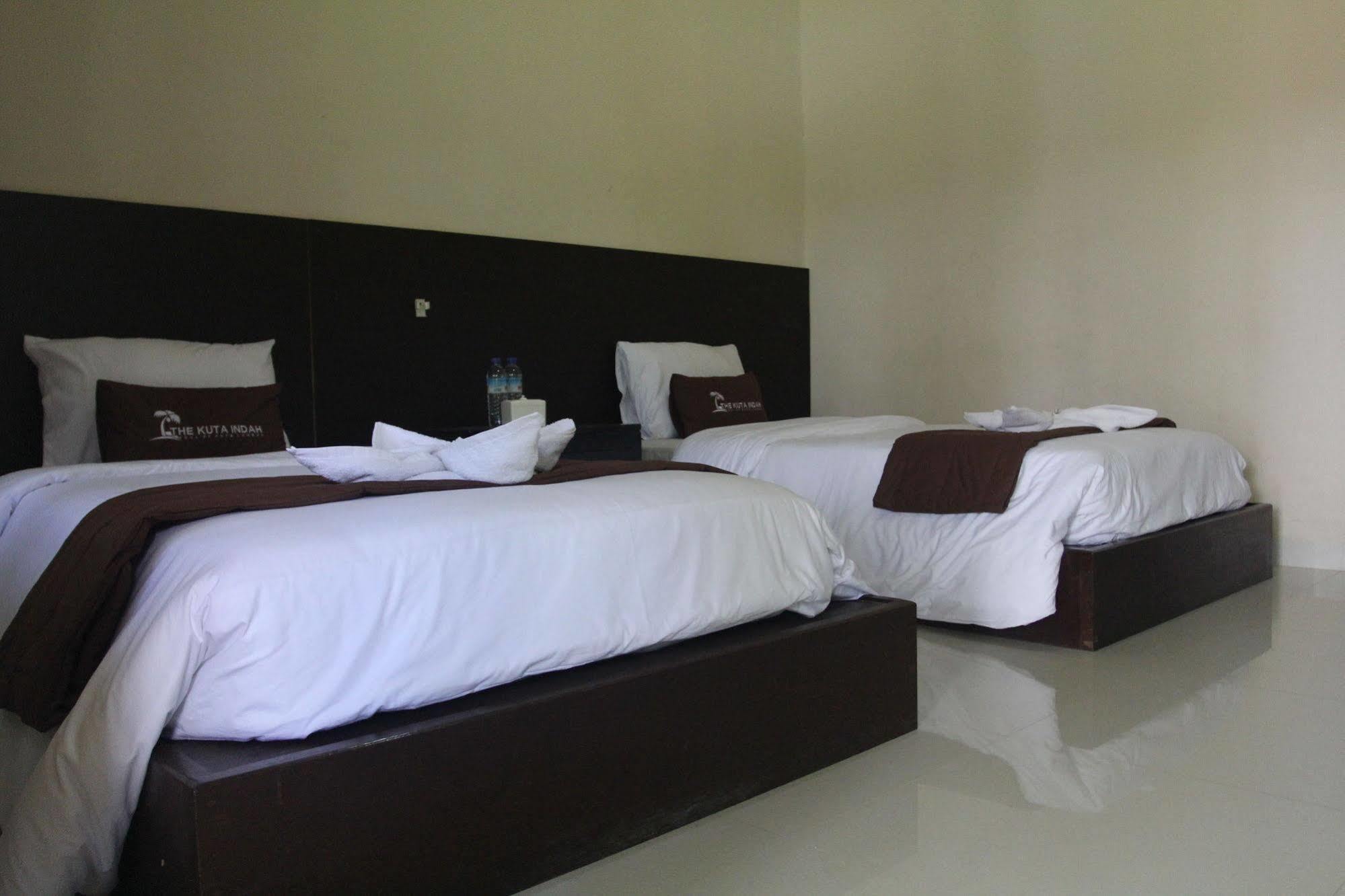 Kuta Indah Hotel Exterior foto