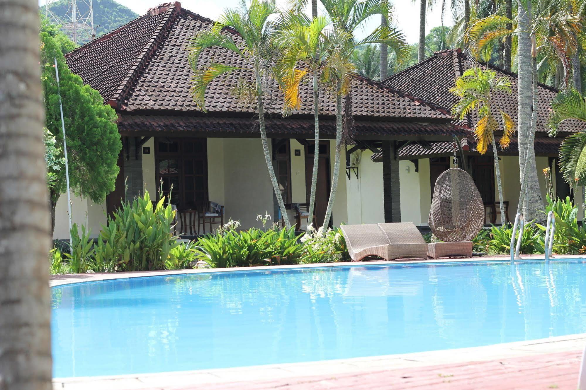Kuta Indah Hotel Exterior foto