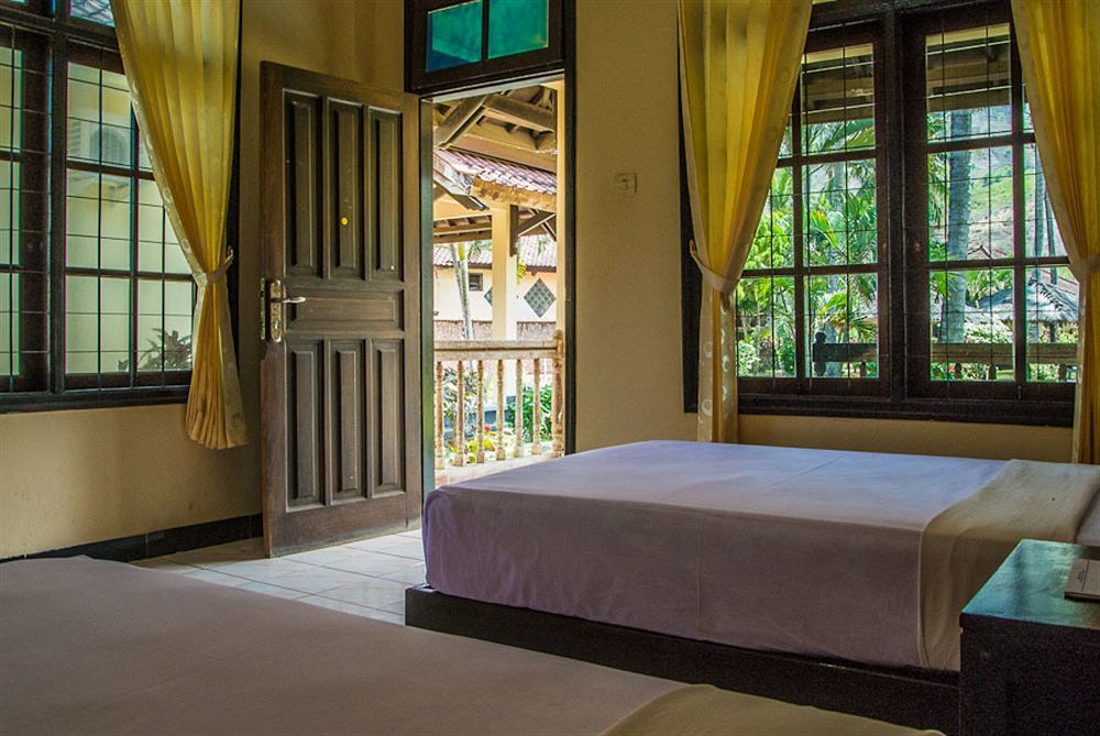 Kuta Indah Hotel Exterior foto