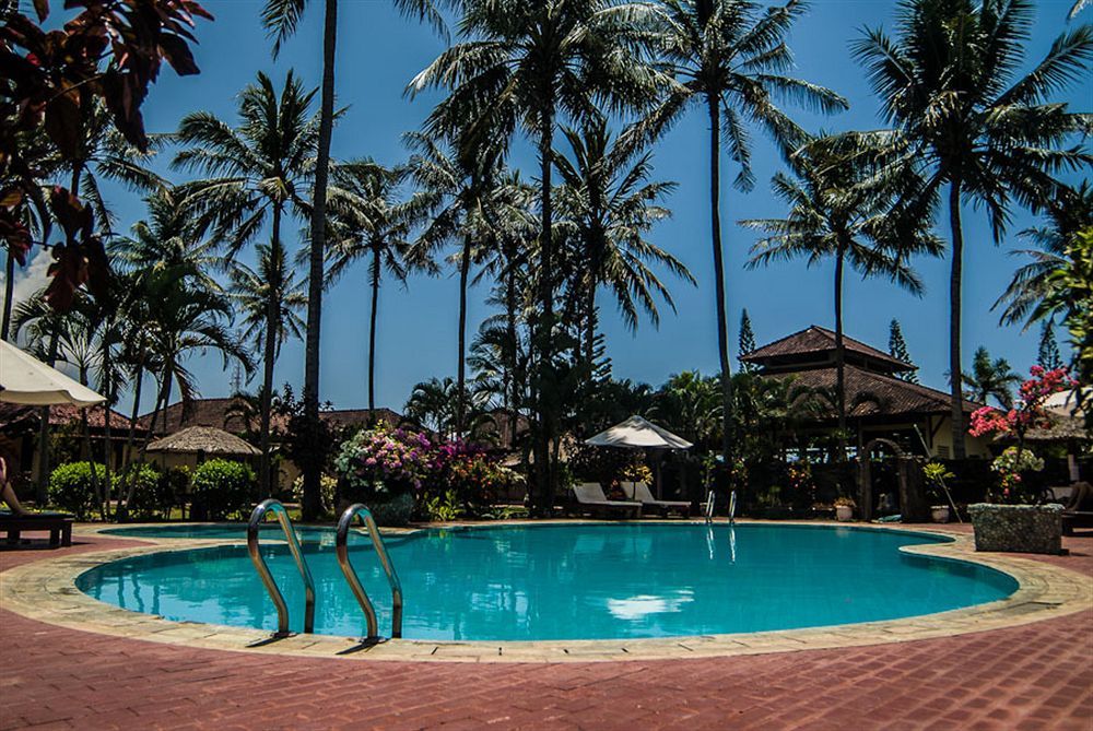 Kuta Indah Hotel Exterior foto