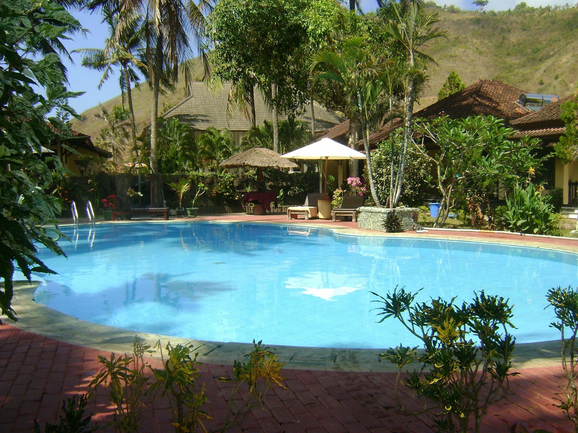 Kuta Indah Hotel Exterior foto